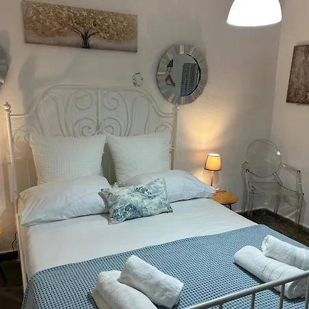 Seastone Beachfront Apartament *
