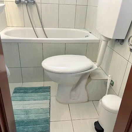 Seastone Beachfront Apartment *